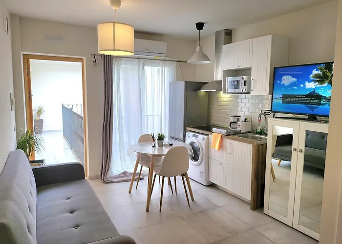 Old Town Apartment *