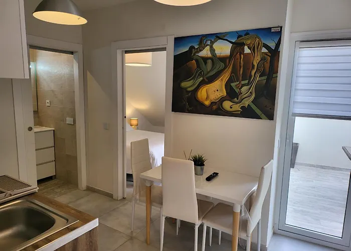 Old Town Apartment *