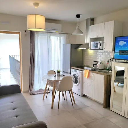 Old Town Apartment *